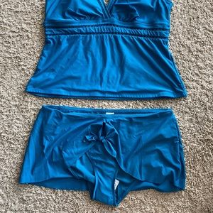 Womens 2 piece tank suit with skirted bottom